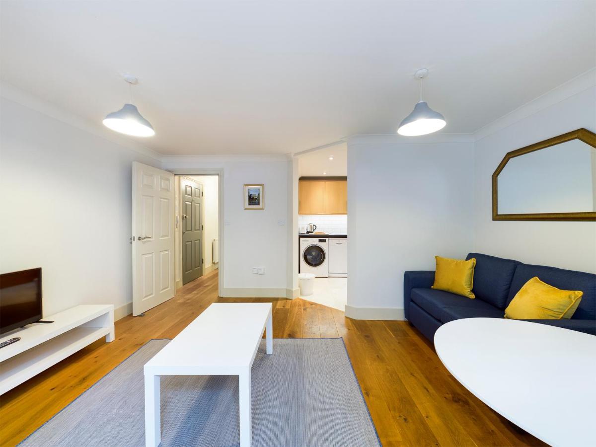 Redhill Town Centre Apartment By Livingo Dış mekan fotoğraf