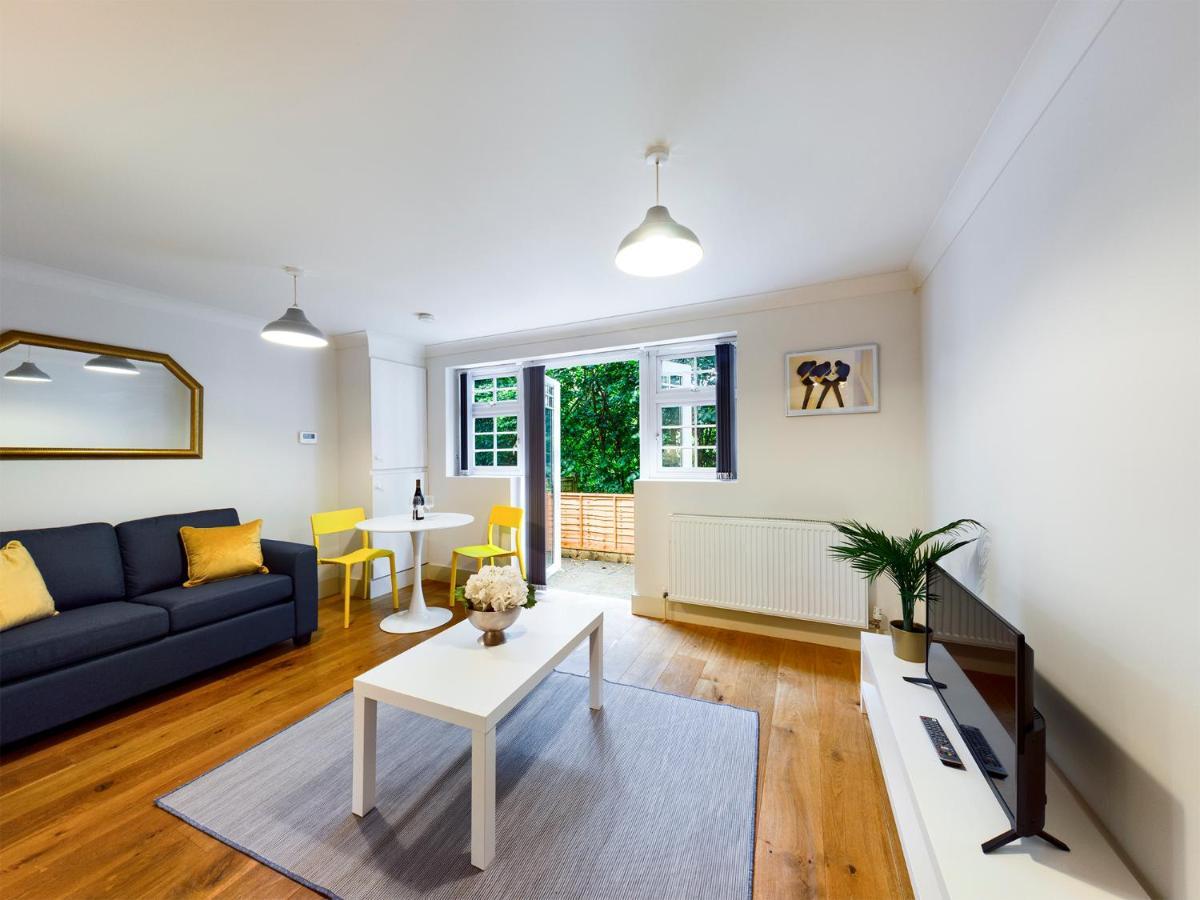 Redhill Town Centre Apartment By Livingo Dış mekan fotoğraf